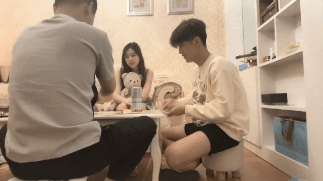 Nhậu đêm cùng người yêu bạn thân - qudphluo.sbs