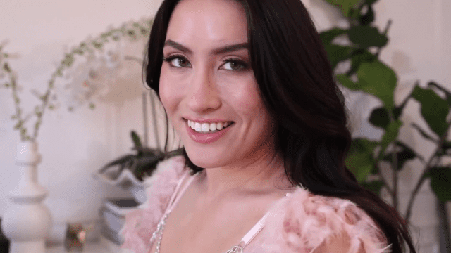 Cô nàng người mẫu đồ lót hàng cực phẩm - qudphluo.sbs