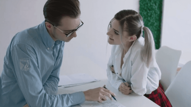 Cô bạn thân xinh đẹp với chiếc lồn dâm - qudphluo.sbs