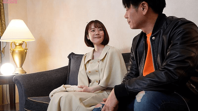 MIDV-504_Em đồng nghiệp non tơ vú to Miura Sakura - qudphluo.sbs