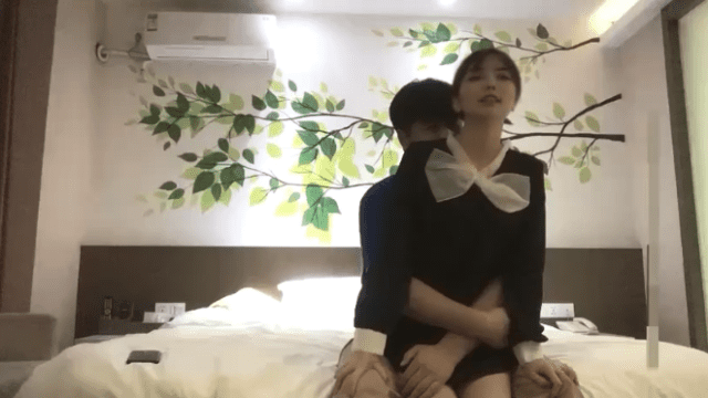 Một cô bé dễ thương với phong cách preppy - qudphluo.sbs