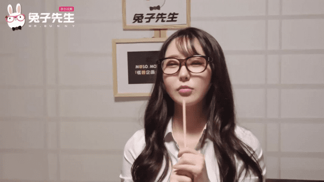 TZ100 - Hiếp dâm tập thể em gái hàng ngon đêm giao thừa - qudphluo.sbs